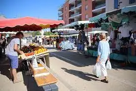 Marché Victor Hugo à Saint-Raphaël (83)