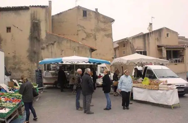 Marché du Centre à Mondragon (84)