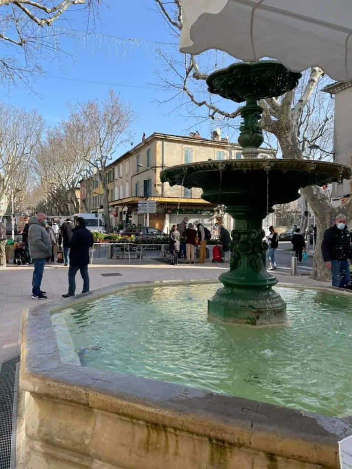 Marché du Centre à Pertuis (84)
