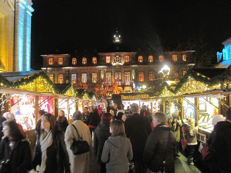 Le marché de Noël de Montbéliard, de nuit