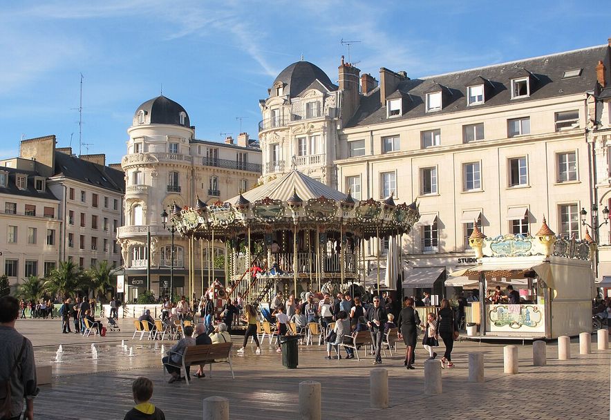 La place du Martroi à Orléans