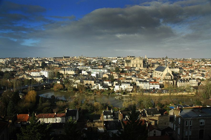 Vue sur le centre-ville de Poitiers
