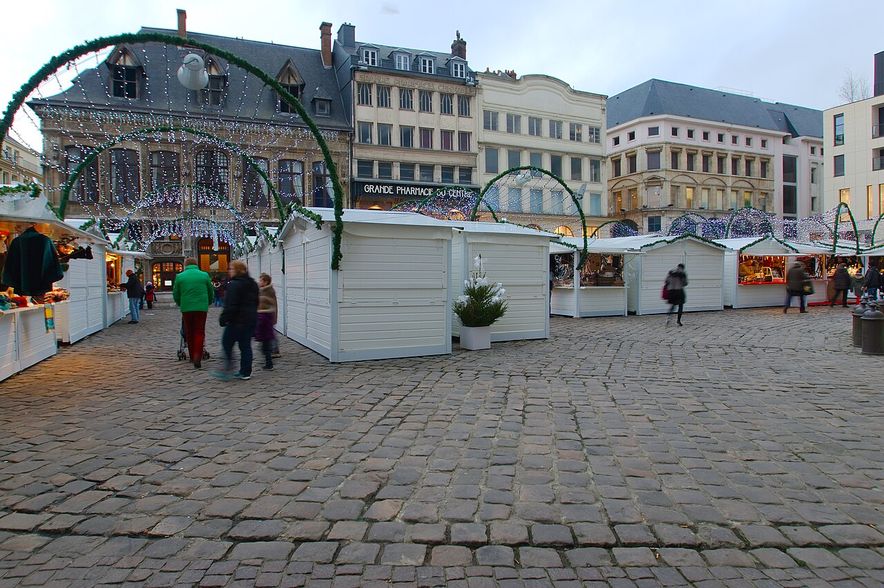 Le marché de Noël de Rouen, au pied de la cathédrale