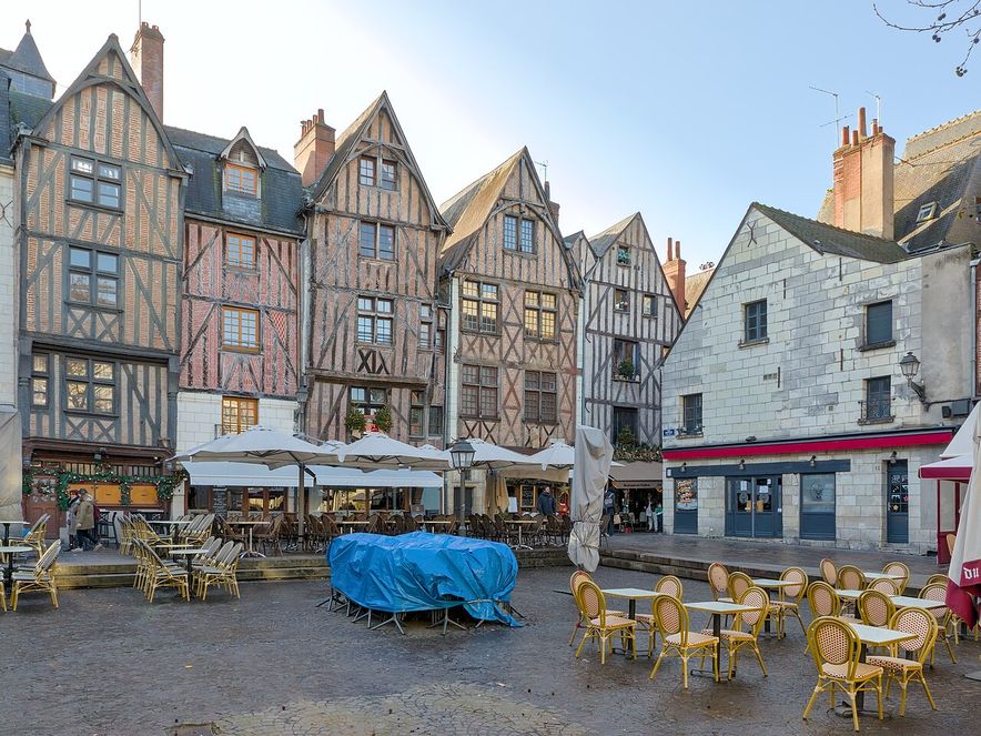 La place Plumereau, dans le Vieux-Tours