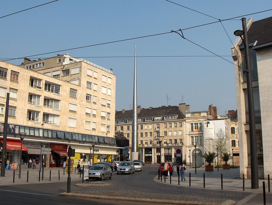 La place du Commerce à Valenciennes